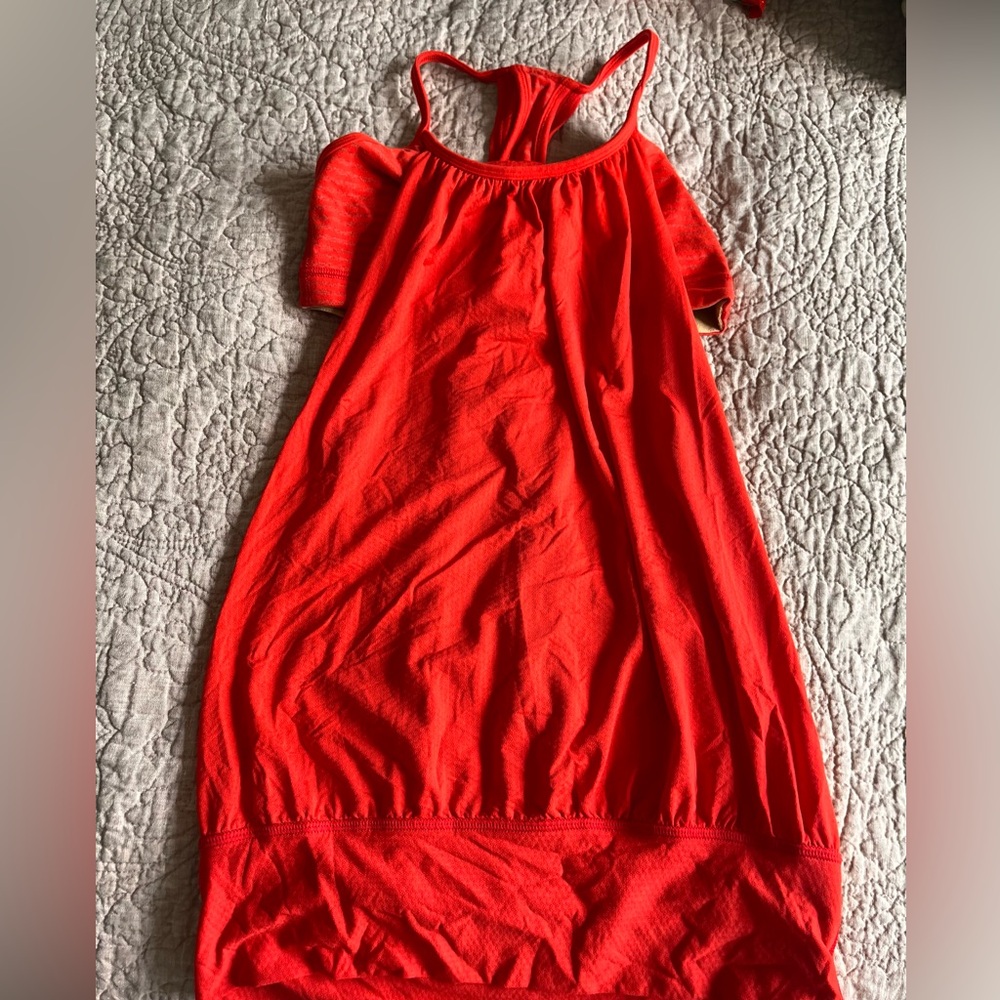 Lululemon Women’s Tank No Limit Tank Red Built In Bra Athletic 4